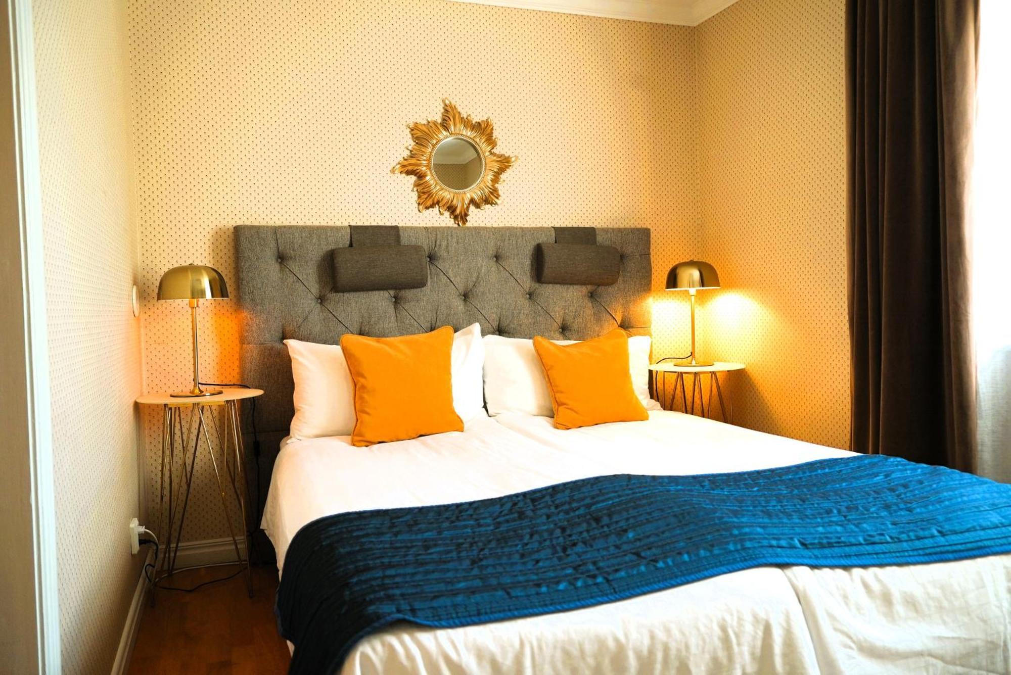 Vaenerport Lakefront Hotell 마리에스태드 외부 사진