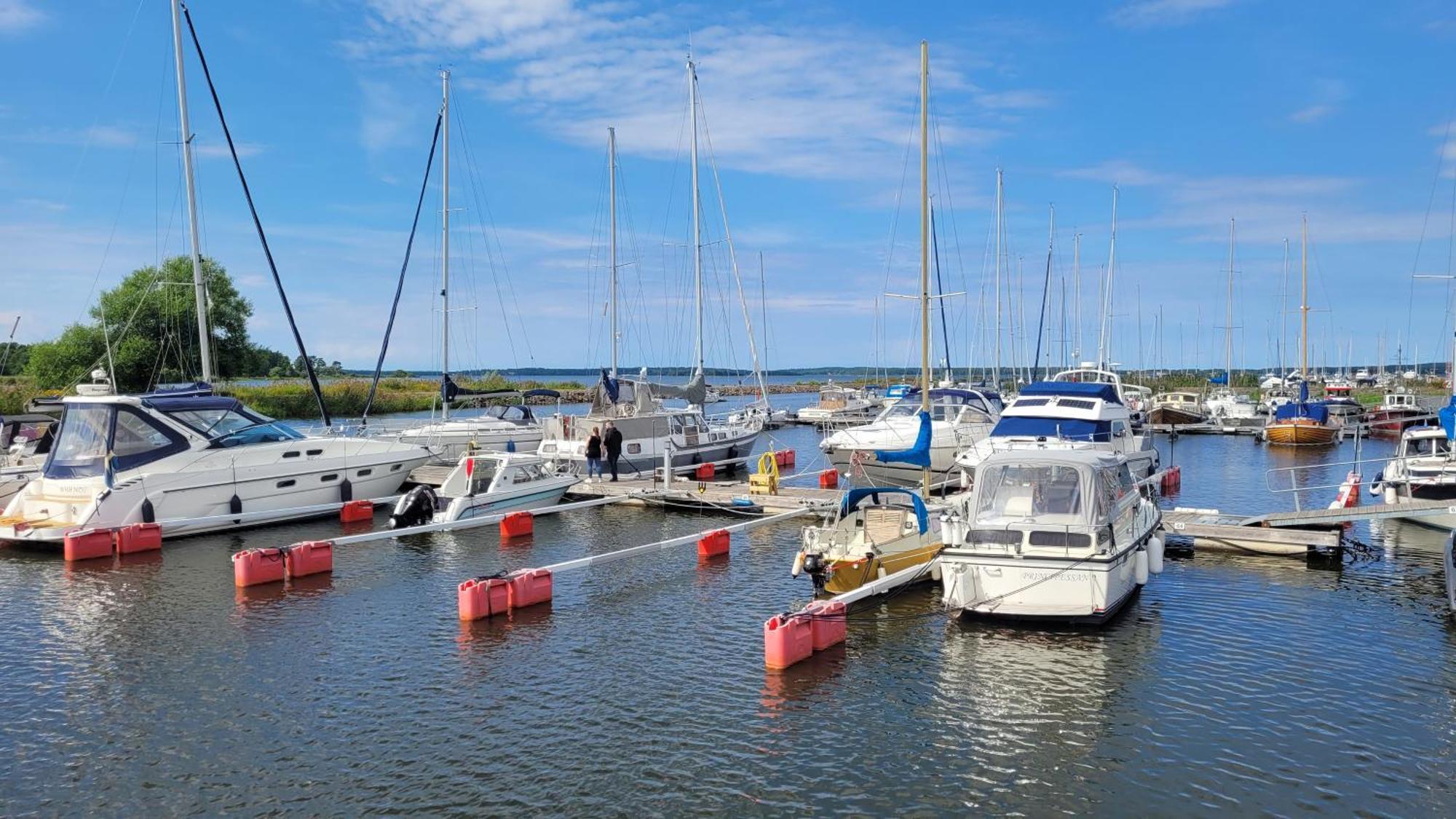 Vaenerport Lakefront Hotell 마리에스태드 외부 사진